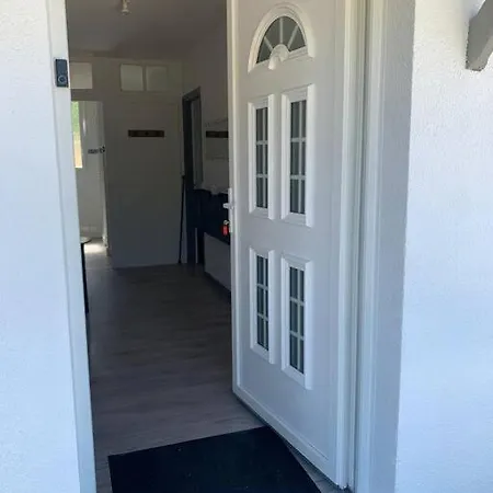 Flat Apartment *